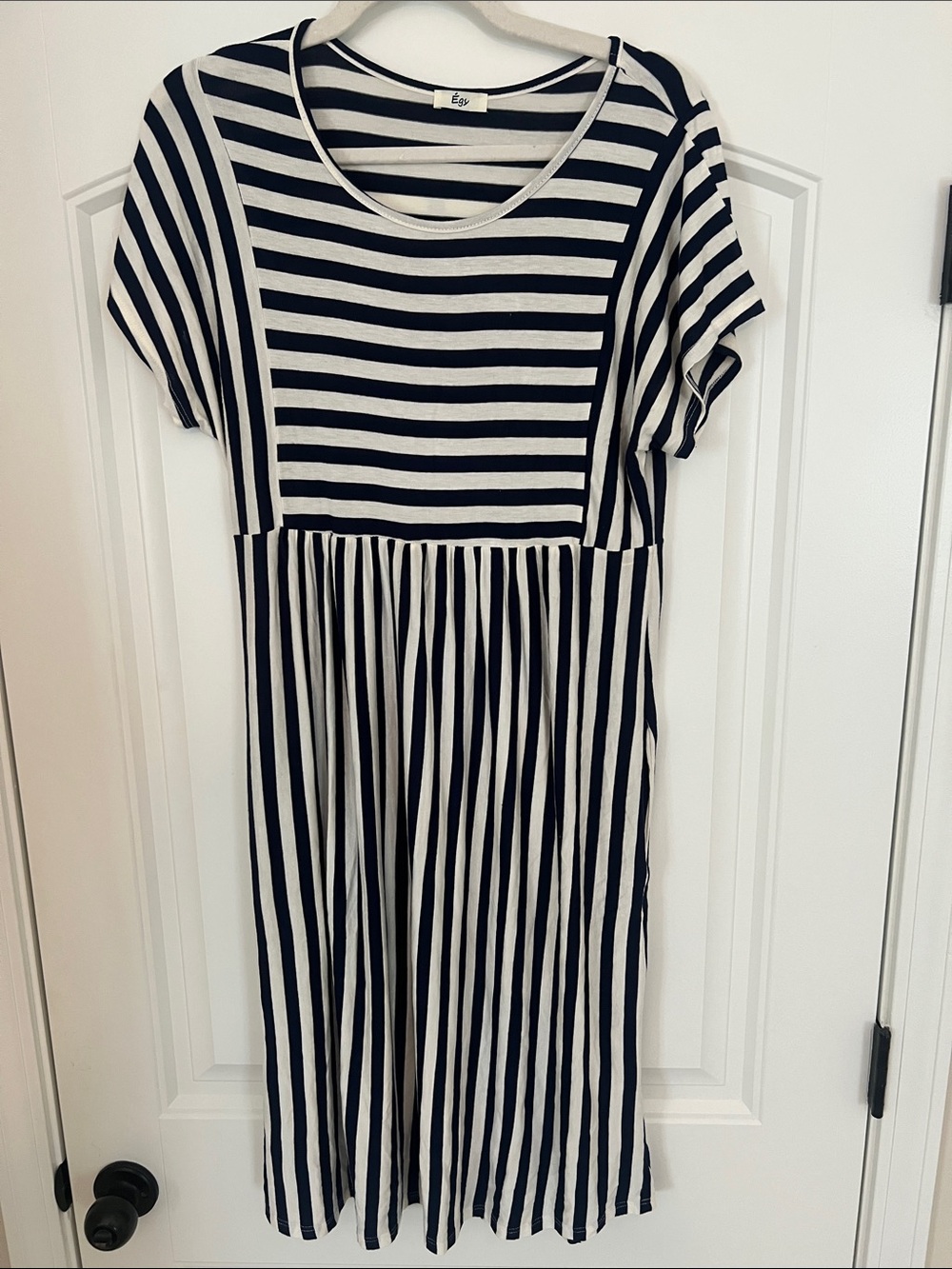Egy Women’s Striped Navy and White Short Sleeve Midi Dress Sz XL
